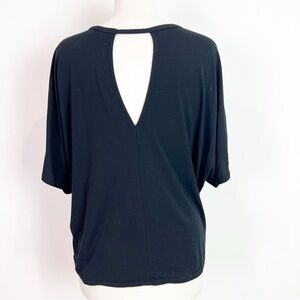 LNA REVOLVE BLACK COLD SHOULDER DOLAMN SLEEVE SHIRT WOMENS 
SZ SMALL